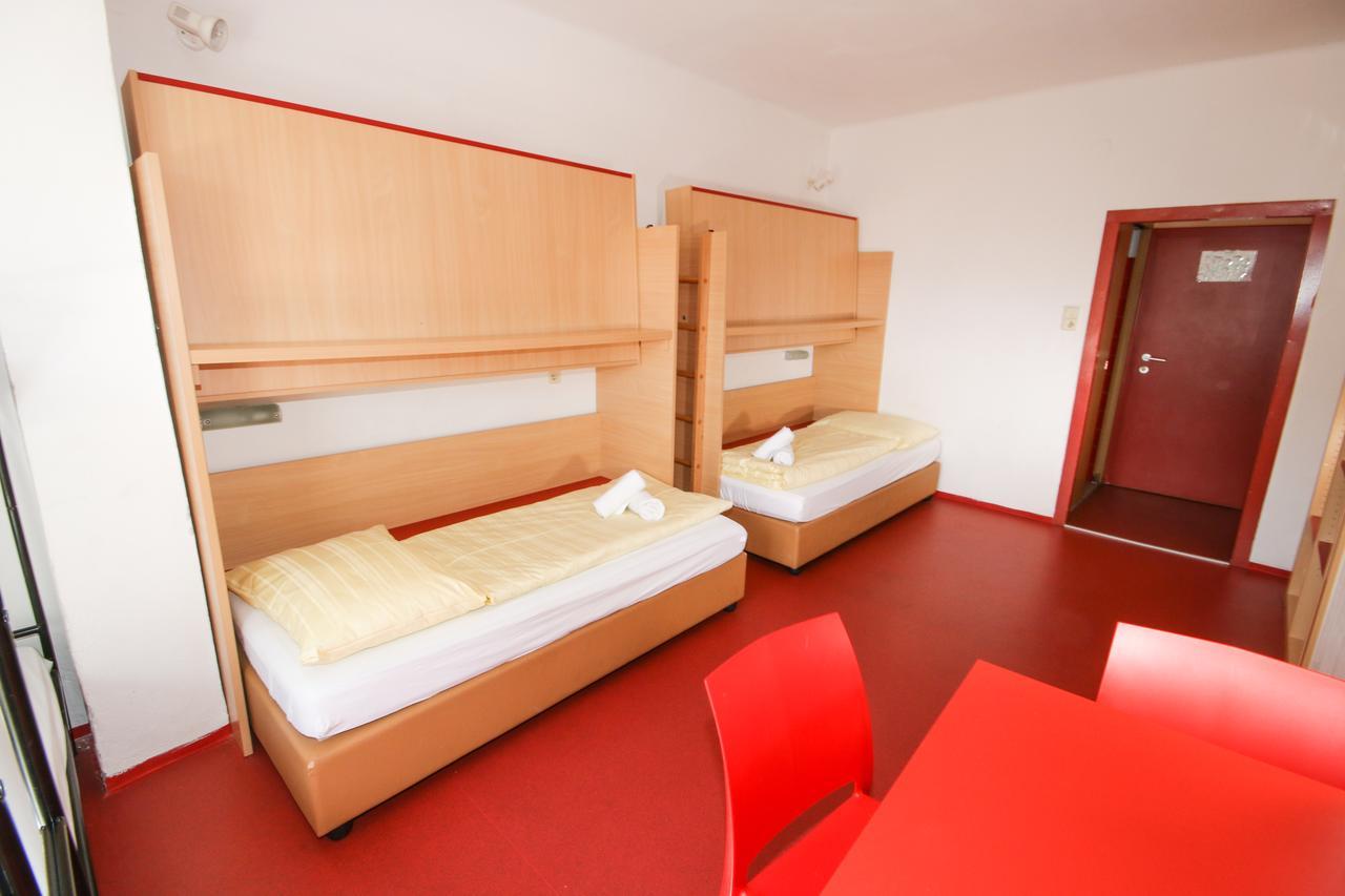 Hostal Jugendhotel Egger - Youth Landskron